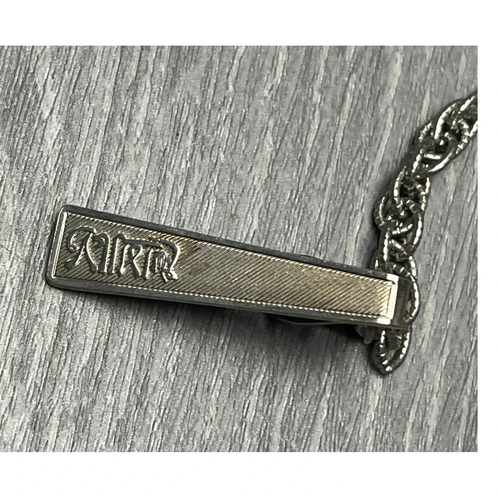 Vintage Silver Tone Textured Bar Sweater Clip Cardigan Guard Rope Chain
